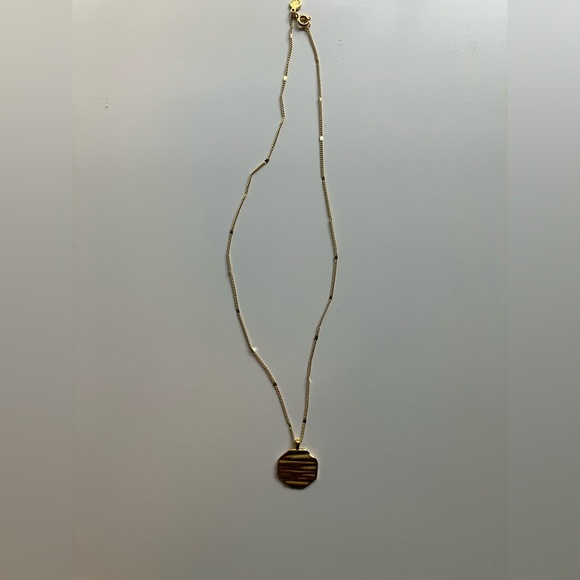 Gorjana sunset coin necklace, 18k gold plated, EUC - Picture 3 of 4